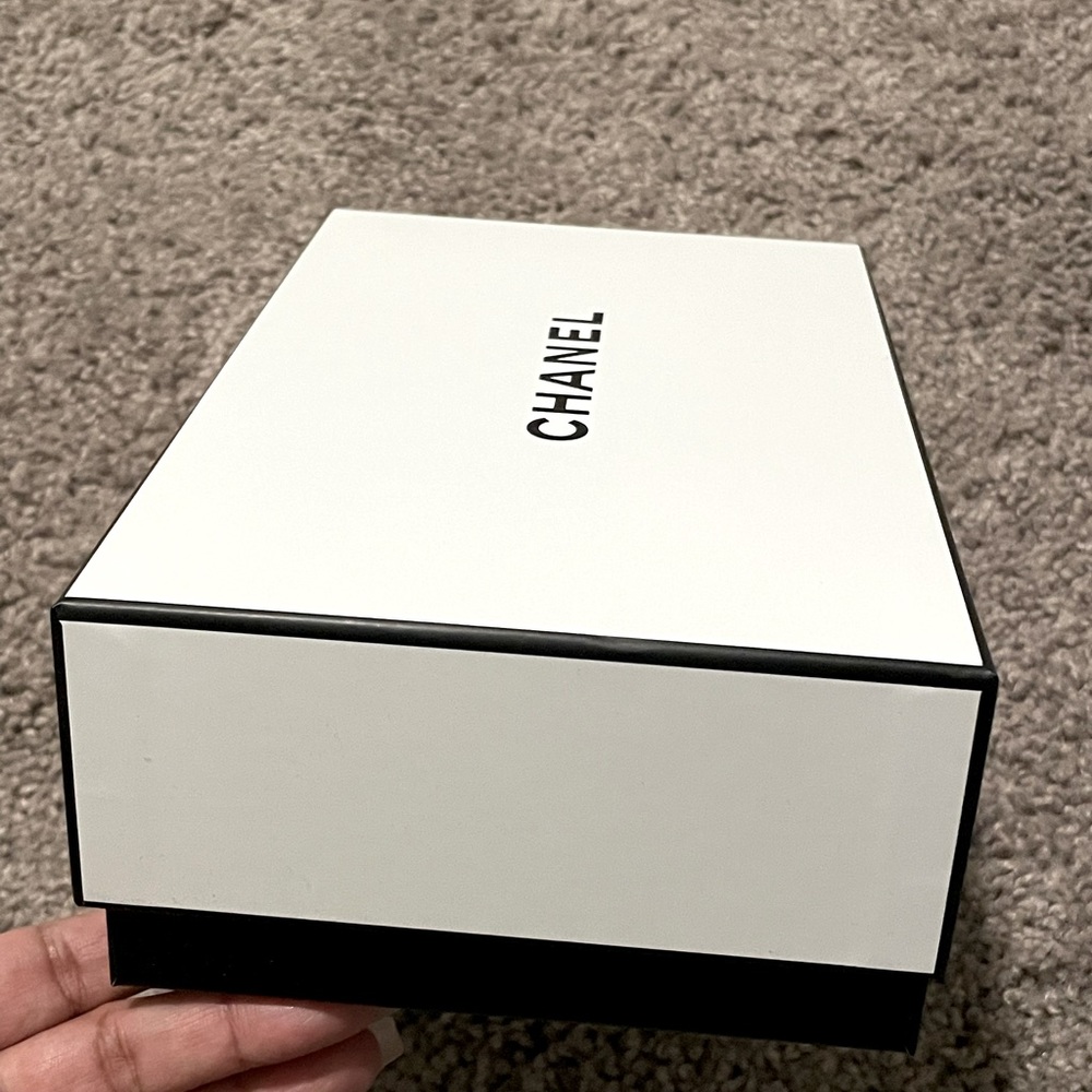 ✨Chanel Box - Picture 3 of 4